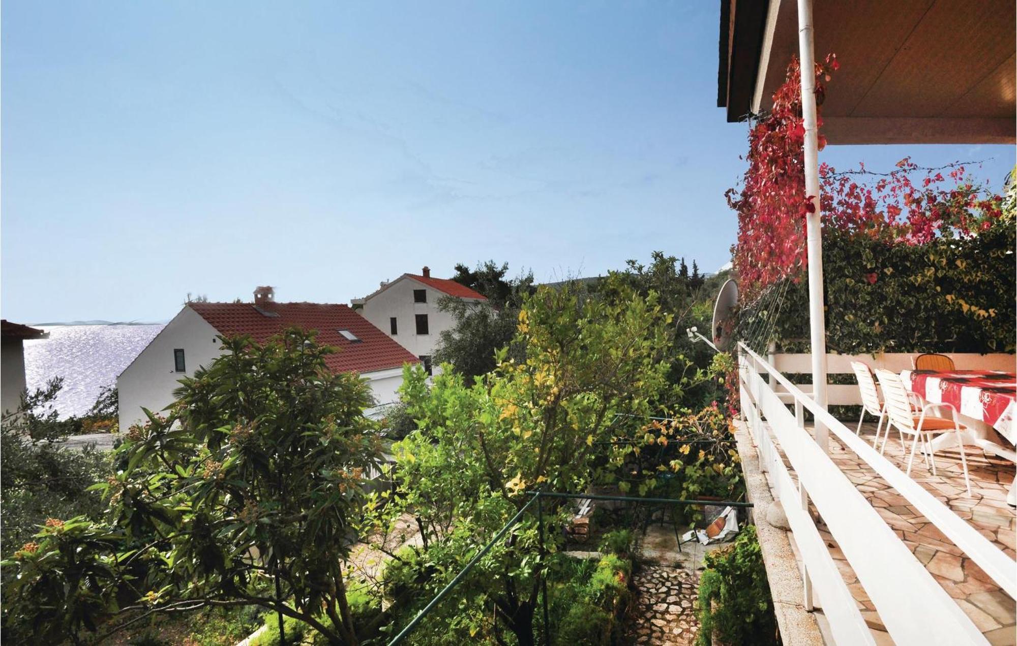 Awesome Home In Seget Vranjica With Wifi Exterior foto